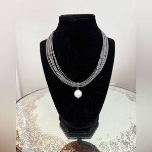 Gray piano wire necklace with pearl